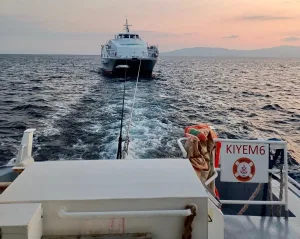 Deniz ortasında mahsur kaldılar Deniz ortasında mahsur kaldılar