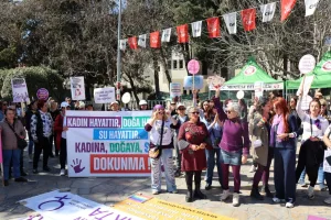 Kadınlar Sınırsızlık Meydanı'nda buluştu: “Seçimde kadın düşmanlarına oy yok”