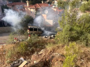 Marmaris’te bir şahıs kendi araçlarını ve evini ateşe verdi Marmaris’te bir şahıs kendi araçlarını ve evini ateşe verdi