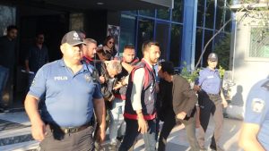 Ortaca'da kızlara istismarda bulunan şahıs ile anne adliyeye sevk edildi Ortaca'da kızlara istismarda bulunan şahıs ile anne adliyeye sevk edildi