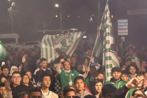 Muğlaspor taraftarları şampiyonluğu kutladı Muğlaspor taraftarları şampiyonluğu kutladı