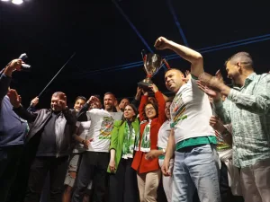 Muğlaspor taraftarları şampiyonluğu kutladı Muğlaspor taraftarları şampiyonluğu kutladı