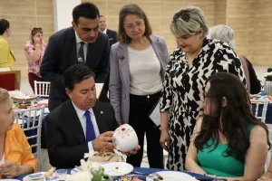 Başkan Aras üreticilerle buluştu: “Yerinde üretim ve tüketimi sağlayacağız” Başkan Aras üreticilerle buluştu: “Yerinde üretim ve tüketimi sağlayacağız”