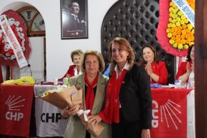 CHP Menteşe'nin yeni Kadın Kolları Başkanı Sibel Balı oldu