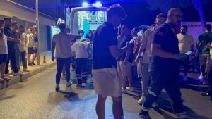 Kalabalığa dalan lüks cip 6 kişiyi ezdi