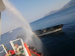 Marmaris'te yanarak batan teknenin sahibi ve kaptanı adliyeye çıkarıldı