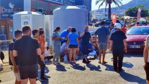 Otomobil minibüse çarptı, ortalık savaş alanına döndü: 14 yaralı Otomobil minibüse çarptı, ortalık savaş alanına döndü: 14 yaralı