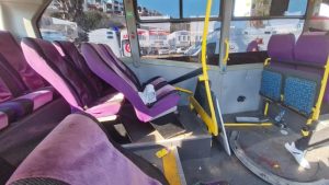 Otomobil minibüse çarptı, ortalık savaş alanına döndü: 14 yaralı Otomobil minibüse çarptı, ortalık savaş alanına döndü: 14 yaralı