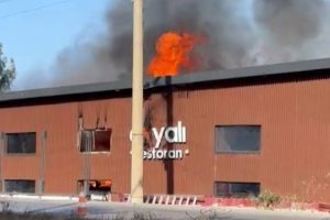 Bodrum'da otelde yangın paniği: 2 kişi yangında mahsur kaldı