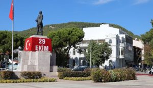 Eski Halkbank binası kültür ve sanat merkezi olacak: Atapark da bu alana entegre edilecek