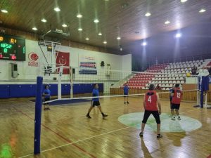 Geleneksel 24 Kasım Öğretmenler Günü voleybol turnuvası başladı