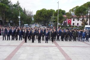 Menteşe'de Ata'ya saygı: Sirenler 2 dakika boyunca çaldı