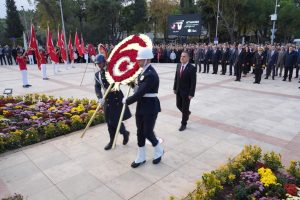 Menteşe'de Ata'ya saygı: Sirenler 2 dakika boyunca çaldı