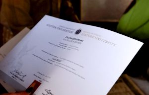 77 yaşında lisans eğitimini tamamladı