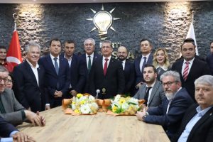 Laçin görevi devraldı: "Hizmet partisi olduğumuzu unutmayacağız"