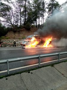 Ortaca’da minibüs alev alev yandı Ortaca’da minibüs alev alev yandı