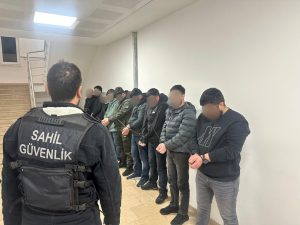 Aranan 8 kişi teknede uyuşturucu ile yakalandı Aranan 8 kişi teknede uyuşturucu ile yakalandı