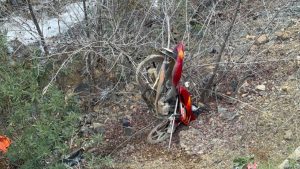 Dereye uçan motosiklet sürücüsünü JAK kurtardı