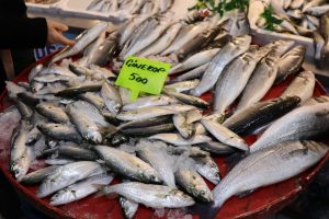 Menteşe Perşembe Pazarı: Sarımsak 350, yarım kilo çilek 100 TL!