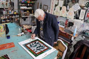 Türkiye’deki 63 vitray ustasından biri Menteşe’de