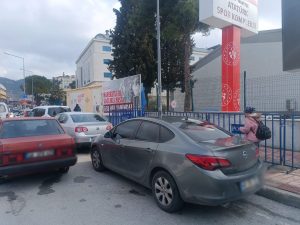 Yaya kaldırımında bariyer işgali