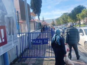 Yaya kaldırımında bariyer işgali