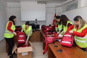 Muğla Büyükşehir Belediyesi'nden vatandaşlara deprem çantası