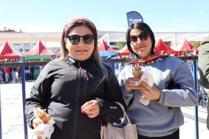 Karadeniz ve Ege Kültürleri Hamsi Festivali'nde buluştu Karadeniz ve Ege Kültürleri Hamsi Festivali'nde buluştu