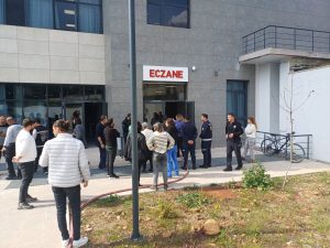 Hastanede elektrik kabloları yandı, hastalar tahliye edildi