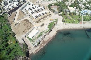 Bodrum'da iş makineleriyle denizi doldurdular! Bodrum'da iş makineleriyle denizi doldurdular!