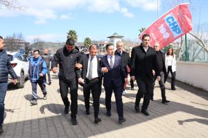 Muğla’da İmamoğlu protestosuna polis müdahalesi, gözaltılar var Muğla’da İmamoğlu protestosuna polis müdahalesi, gözaltılar var