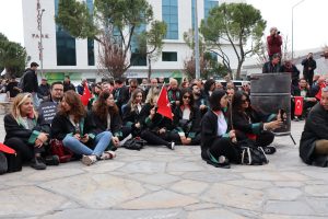 Muğla Barosu avukatları eylemde: “Seçimle gelen seçimle gider”
