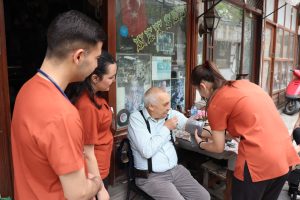 Öğrencilerden unutulmaya yüz tutmuş mesleklerin ustalarına ziyaret Öğrencilerden unutulmaya yüz tutmuş mesleklerin ustalarına ziyaret
