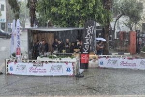 Bodrum’da yağmur altında festival coşkusu Bodrum’da yağmur altında festival coşkusu