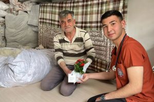 Öğrencilerden unutulmaya yüz tutmuş mesleklerin ustalarına ziyaret Öğrencilerden unutulmaya yüz tutmuş mesleklerin ustalarına ziyaret