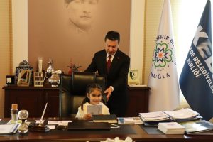 Başkan Elif’ten Muğla’ya hayvan çiftliği ve oyuncak evi talimatı Başkan Elif’ten Muğla’ya hayvan çiftliği ve oyuncak evi talimatı