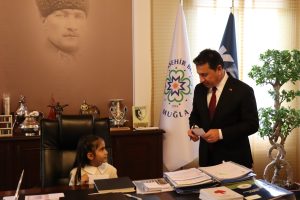 Başkan Elif’ten Muğla’ya hayvan çiftliği ve oyuncak evi talimatı Başkan Elif’ten Muğla’ya hayvan çiftliği ve oyuncak evi talimatı