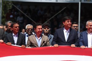 Fethiye'de yağlı güreşlerin kazananı Feyzullah Aktürk oldu Fethiye'de yağlı güreşlerin kazananı Feyzullah Aktürk oldu