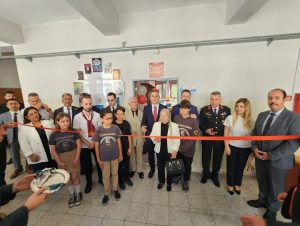 Küçük futbolcunun adı kütüphanede ölümsüzleşti