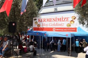 Bu da oldu: Musalla taşı üstünde ürün satışı