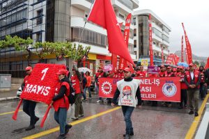 Muğla’da 1 Mayıs coşkusu: Yağmura rağmen binlerce kişi alanlardaydı