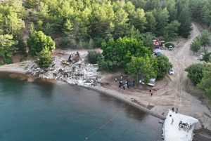 Dalaman’da AK Parti döneminde yapılan kaçak yapıya şafak operasyonu