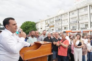 Dalaman’da zincir market karşısına ‘Halk Market’ açıldı