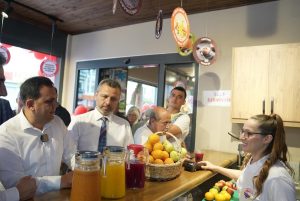 Dalaman’da zincir market karşısına ‘Halk Market’ açıldı Dalaman’da zincir market karşısına ‘Halk Market’ açıldı