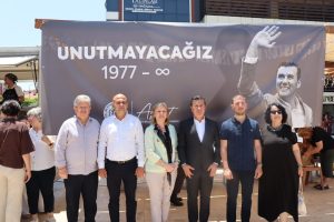 Menteşe'de Ferdi Zeyrek için lokma dağıtıldı, dua edildi Menteşe'de Ferdi Zeyrek için lokma dağıtıldı, dua edildi