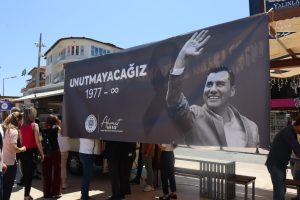 Menteşe'de Ferdi Zeyrek için lokma dağıtıldı, dua edildi Menteşe'de Ferdi Zeyrek için lokma dağıtıldı, dua edildi