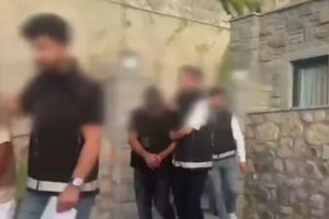 Suç örgütü liderleri Bodrum’da tatilde yakalandı Suç örgütü liderleri Bodrum’da tatilde yakalandı