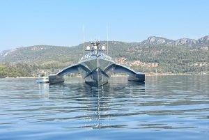 Uzay gemisini andıran süper yat Akbük'te