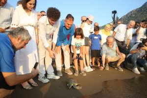 Caretta Caretta 'Tuba' ikinci dünya turuna salındı Caretta Caretta 'Tuba' ikinci dünya turuna salındı