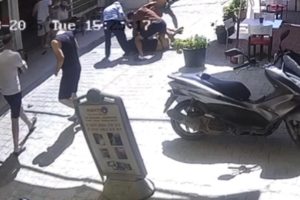 Bodrum'da alacak-verecek kavgası: 1 ölü, 2 yaralı Bodrum'da alacak-verecek kavgası: 1 ölü, 2 yaralı
